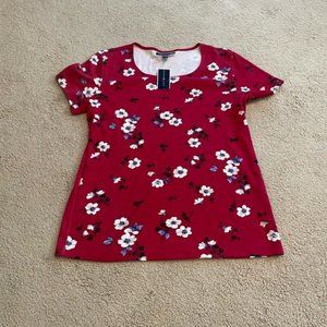 💜 5 for $25 Karen Scott red and white floral short sleeve tee